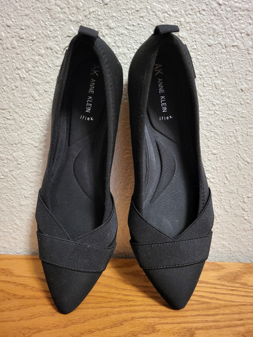 Anne Klein Black Ozzie Pointed Toe Flats Size 9M - Picture 8 of 10